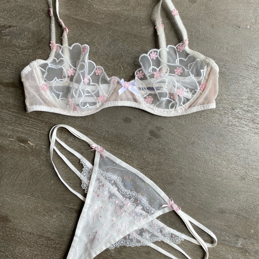 Victoria’s Secret For Love & Lemons Bra